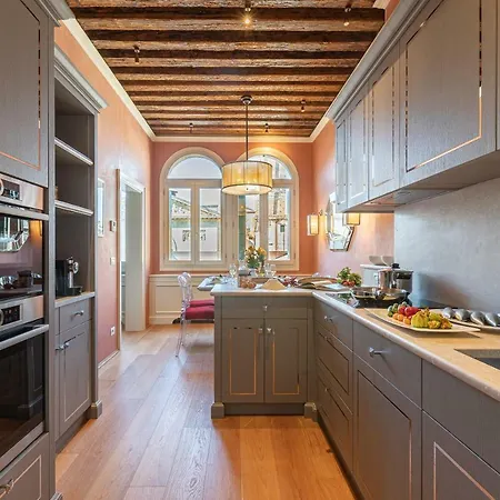 Apartmán La Dimora Di San Maurizio 3- Dimora Italia - *